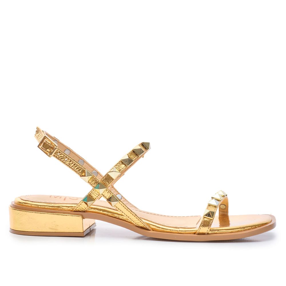 sandalia-m|s-dourada-salto-baixo-bloco-com-rebites-1 sandalia-m|s-dourada-salto-baixo-bloco-com-rebites-1